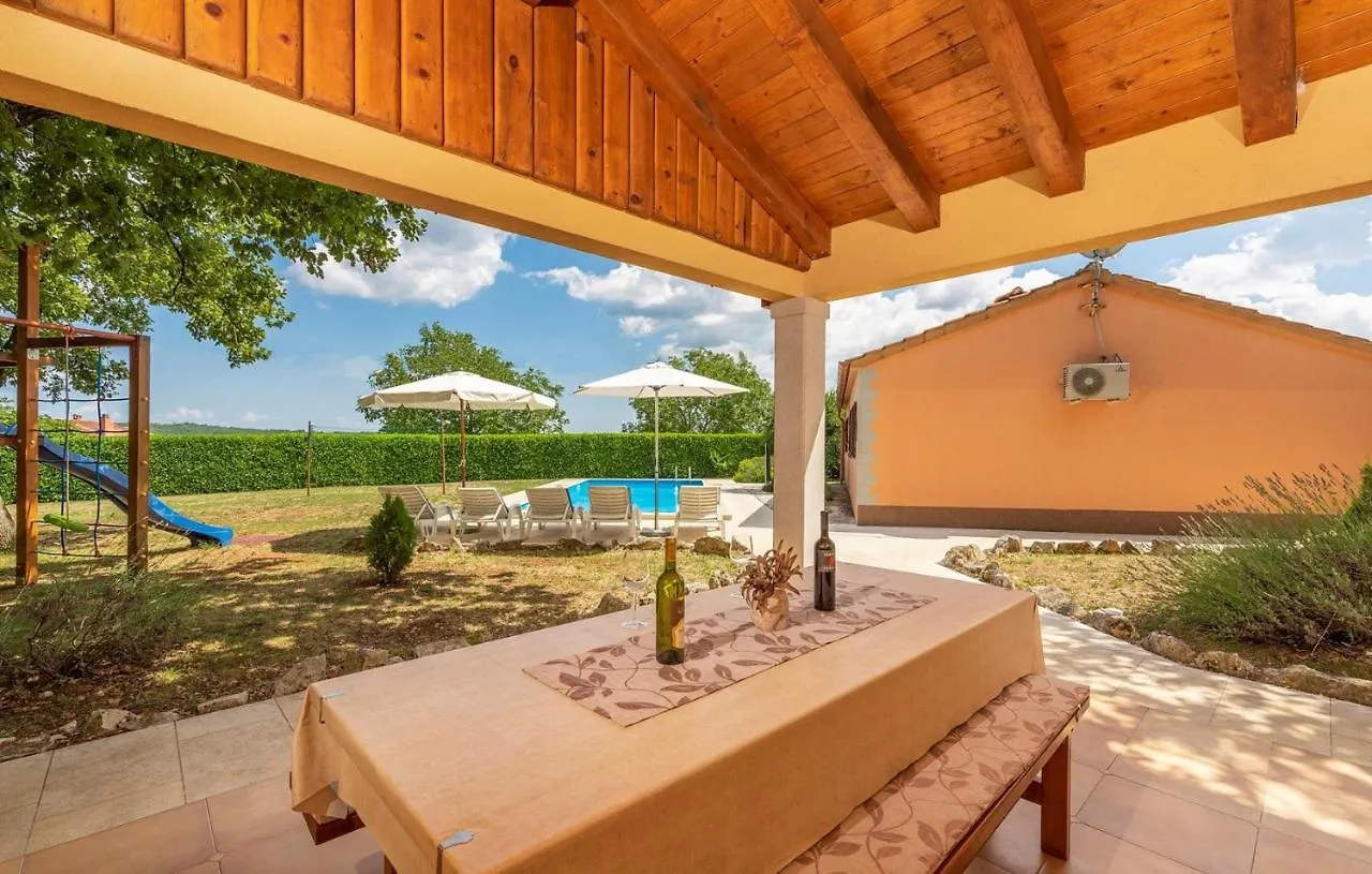Holiday Home Fragola Tinjan 0*,