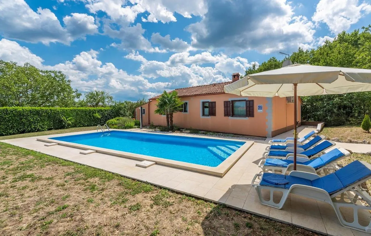 Tinjan Holiday Home Fragola קרואטיה