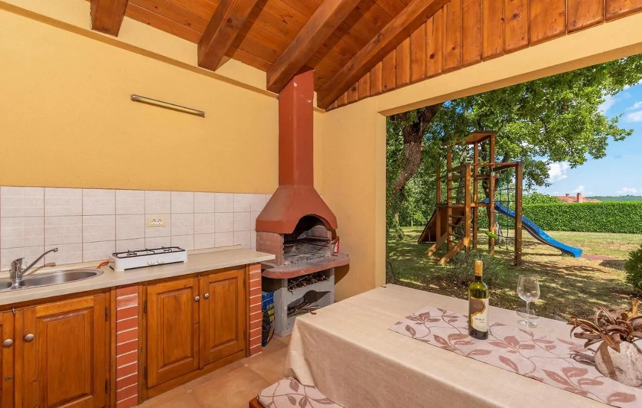 Tinjan Holiday Home Fragola קרואטיה