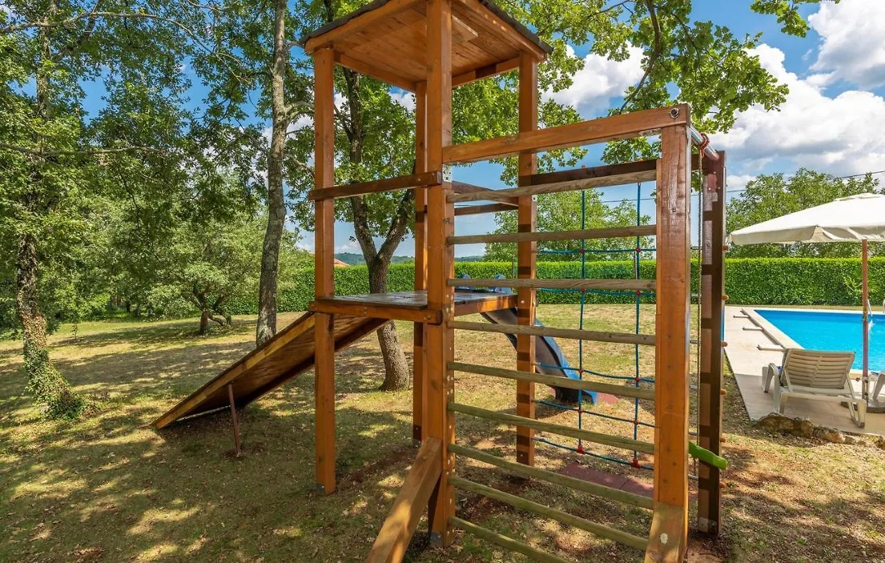 Tinjan Holiday Home Fragola